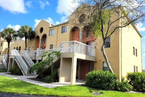 Condo in Fort Lauderdale, Florida, 2 bedrooms  № 2042971 - photo 24