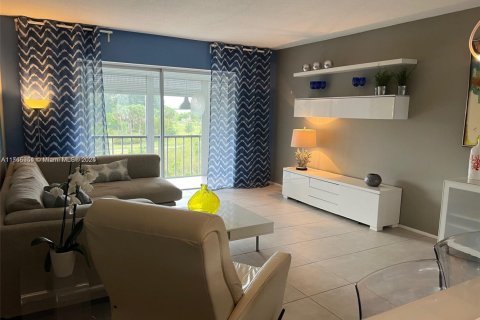 Condominio en venta en Hollywood, Florida, 2 dormitorios, 92.16 m2 № 2042399 - foto 17