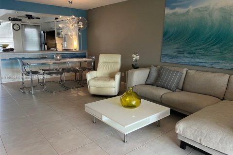 Condominio en venta en Hollywood, Florida, 2 dormitorios, 92.16 m2 № 2042399 - foto 19