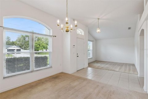 House in Deltona, Florida 4 bedrooms, 196.21 sq.m. № 2394226 - photo 9