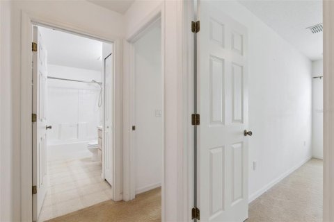 House in Deltona, Florida 4 bedrooms, 196.21 sq.m. № 2394226 - photo 28