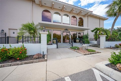 Condo in Punta Gorda, Florida, 3 bedrooms  № 1613728 - photo 2