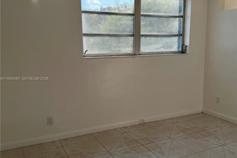 Apartamento en alquiler en Miami, Florida, 2 dormitorios, 93.65 m2 № 2043841 - foto 17