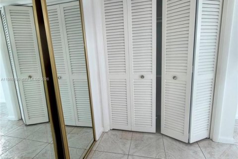 Apartamento en alquiler en Miami, Florida, 2 dormitorios, 93.65 m2 № 2043841 - foto 21