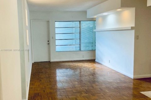 Apartamento en alquiler en Miami, Florida, 2 dormitorios, 93.65 m2 № 2043841 - foto 7