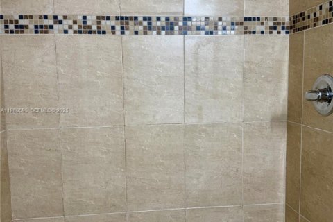 Apartamento en alquiler en Miami, Florida, 2 dormitorios, 93.65 m2 № 2043841 - foto 13