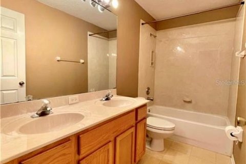 House in Brandon, Florida 4 bedrooms, 274.06 sq.m. № 1552712 - photo 26