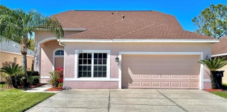 House in Brandon, Florida 4 bedrooms, 274.06 sq.m. № 1552712