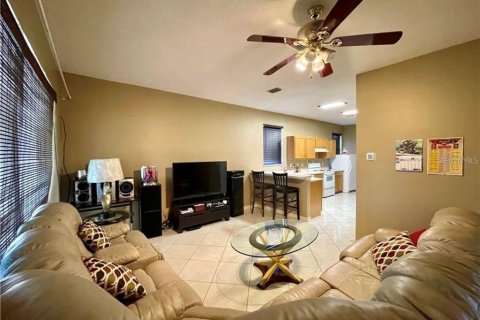 House in Brandon, Florida 4 bedrooms, 274.06 sq.m. № 1552712 - photo 14
