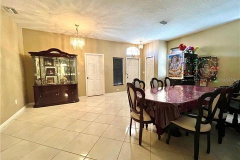 House in Brandon, Florida 4 bedrooms, 274.06 sq.m. № 1552712 - photo 10
