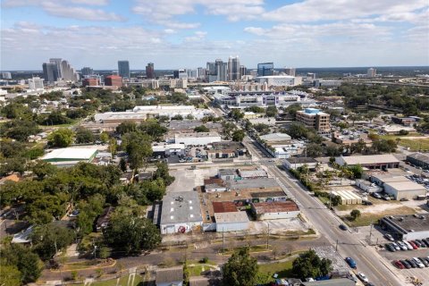 Immobilier commercial à vendre à Orlando, Floride: 2392.88 m2 № 1919916 - photo 1