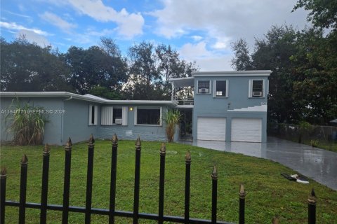 Villa ou maison à Miami, Floride 4 chambres, 141.3 m2 № 2004030