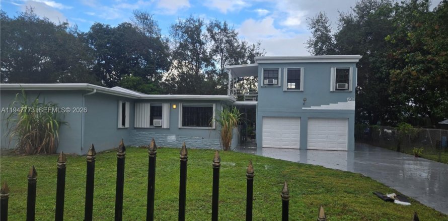 Villa ou maison à Miami, Floride 4 chambres, 141.3 m2 № 2004030