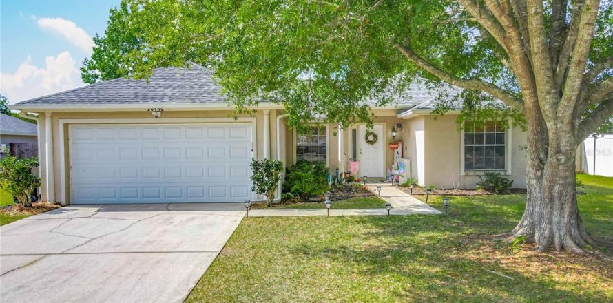 House in Orlando, Florida 3 bedrooms, 132.57 sq.m. № 1655038