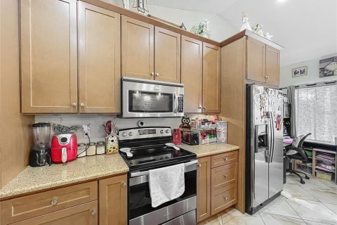 House in Orlando, Florida 3 bedrooms, 132.57 sq.m. № 1655038 - photo 9