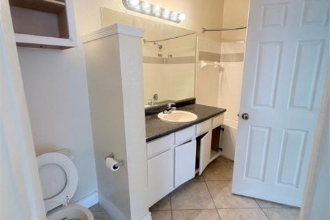 Condo in Orlando, Florida, 1 bedroom  № 2207292 - photo 7