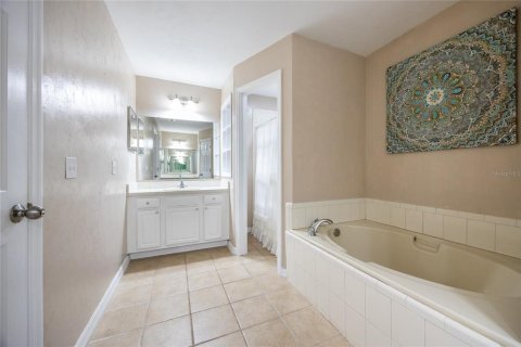 House in Alachua, Florida 3 bedrooms, 130.99 sq.m. № 1680623 - photo 22