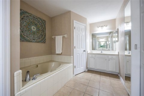 House in Alachua, Florida 3 bedrooms, 130.99 sq.m. № 1680623 - photo 20