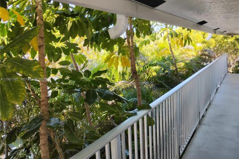 Villa ou maison à louer à Pompano Beach, Floride: 355.35 m2 № 2023915 - photo 2