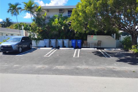 Villa ou maison à louer à Pompano Beach, Floride: 355.35 m2 № 2023915 - photo 4