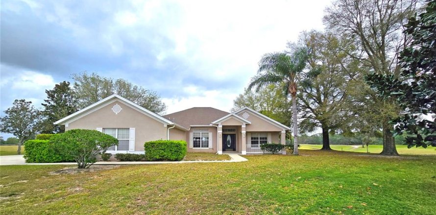 Casa en Eustis, Florida 4 dormitorios, 238.29 m2 № 1798490