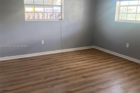 Casa en venta en Sunrise, Florida, 5 dormitorios, 126.35 m2 № 2027076 - foto 10