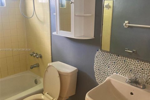 Casa en venta en Sunrise, Florida, 5 dormitorios, 126.35 m2 № 2027076 - foto 13