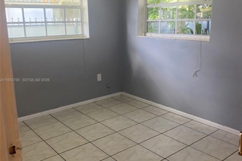 Casa en venta en Sunrise, Florida, 5 dormitorios, 126.35 m2 № 2027076 - foto 15