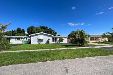 Casa en venta en Sunrise, Florida, 5 dormitorios, 126.35 m2 № 2027076 - foto 3