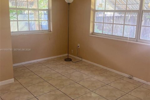 Casa en venta en Sunrise, Florida, 5 dormitorios, 126.35 m2 № 2027076 - foto 8