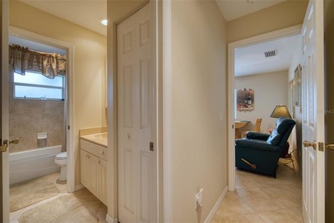 House in Venice, Florida 3 bedrooms, 159.51 sq.m. № 2102968 - photo 16
