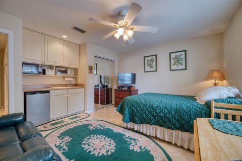 House in Venice, Florida 3 bedrooms, 159.51 sq.m. № 2102968 - photo 17