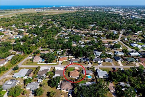 House in Venice, Florida 3 bedrooms, 159.51 sq.m. № 2102968 - photo 21