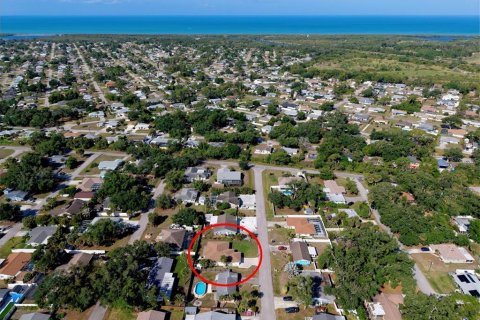 House in Venice, Florida 3 bedrooms, 159.51 sq.m. № 2102968 - photo 2