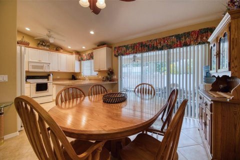 House in Venice, Florida 3 bedrooms, 159.51 sq.m. № 2102968 - photo 5