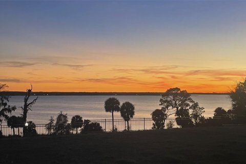 House in Mount Dora, Florida 4 bedrooms, 229.93 sq.m. № 1634656 - photo 6