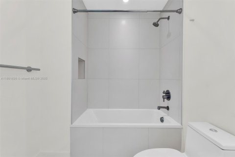 Copropriété à louer à Sunrise, Floride: 2 chambres, 85.47 m2 № 1957391 - photo 17