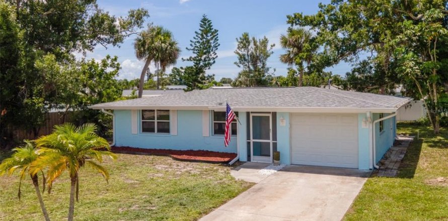 House in Englewood, Florida 2 bedrooms, 79.15 sq.m. № 1838428