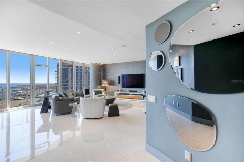 Condominio en venta en Saint Petersburg, Florida, 2 dormitorios, 218.69 m2 № 1911420 - foto 3