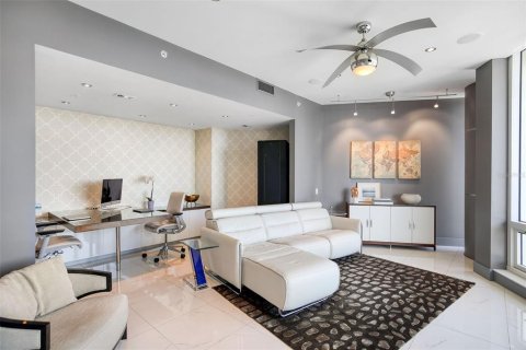 Condominio en venta en Saint Petersburg, Florida, 2 dormitorios, 218.69 m2 № 1911420 - foto 17