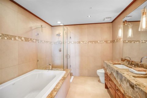 Condominio en venta en Saint Petersburg, Florida, 2 dormitorios, 218.69 m2 № 1911420 - foto 28