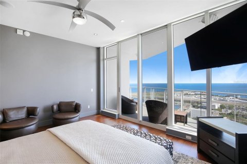 Condominio en venta en Saint Petersburg, Florida, 2 dormitorios, 218.69 m2 № 1911420 - foto 27