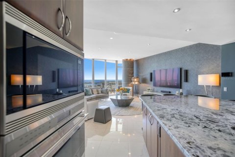Condominio en venta en Saint Petersburg, Florida, 2 dormitorios, 218.69 m2 № 1911420 - foto 13