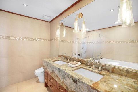 Condominio en venta en Saint Petersburg, Florida, 2 dormitorios, 218.69 m2 № 1911420 - foto 29