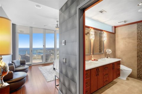 Condominio en venta en Saint Petersburg, Florida, 2 dormitorios, 218.69 m2 № 1911420 - foto 25
