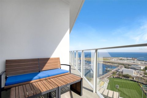 Condominio en venta en Saint Petersburg, Florida, 2 dormitorios, 218.69 m2 № 1911420 - foto 2