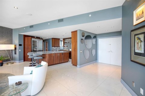 Condominio en venta en Saint Petersburg, Florida, 2 dormitorios, 218.69 m2 № 1911420 - foto 9