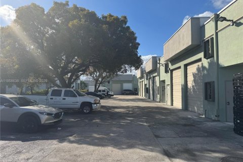 Immobilier commercial à Miami, Floride № 2017505