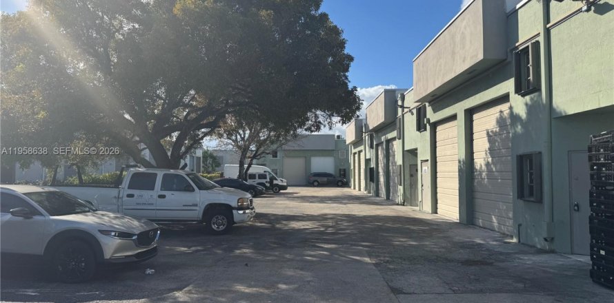 Immobilier commercial à Miami, Floride № 2017505