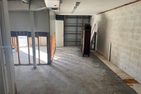 Immobilier commercial à vendre à Miami, Floride № 2017505 - photo 3